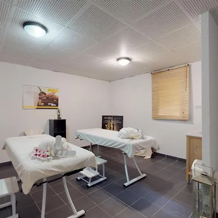 Hameau 8 101 - & Piscine 4 Pers